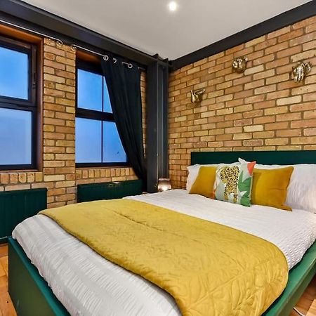 Spacious 2 Bed Urban Jungle Flat, Central Лондон Екстер'єр фото