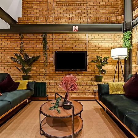 Spacious 2 Bed Urban Jungle Flat, Central Лондон Екстер'єр фото