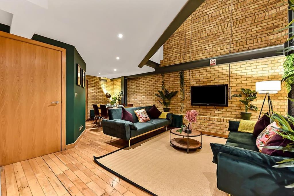 Spacious 2 Bed Urban Jungle Flat, Central Лондон Екстер'єр фото