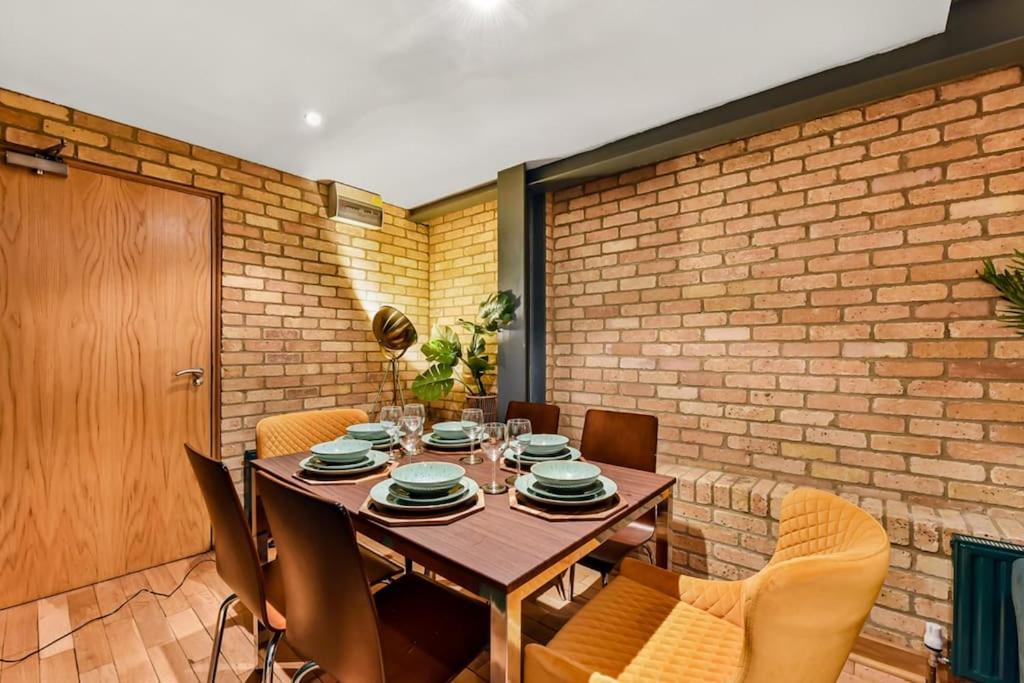Spacious 2 Bed Urban Jungle Flat, Central Лондон Екстер'єр фото