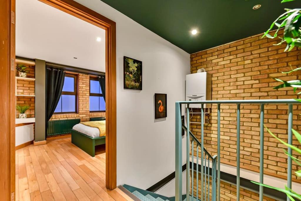 Spacious 2 Bed Urban Jungle Flat, Central Лондон Екстер'єр фото